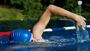Schwimmen gehört zu den Disziplinen im Sporttest